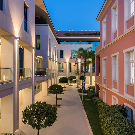 Lejlighedshotel Trianon Luxury & 4*