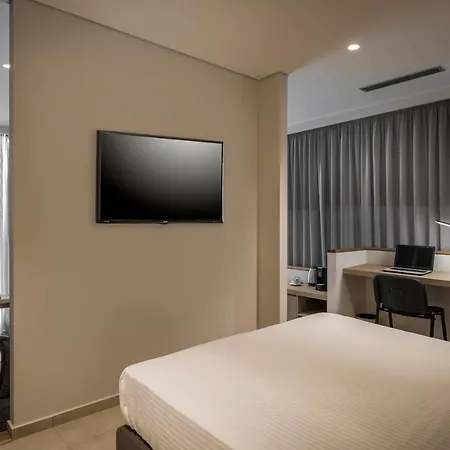 Trianon Luxury & Lejlighedshotel 4*